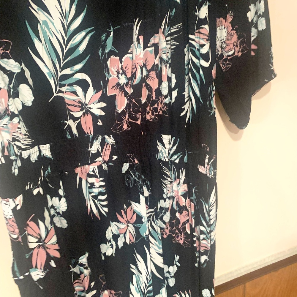Venus size 3X Romper, new without tags Black with flower design